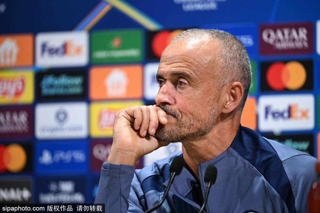 摩纳哥主帅许特尔下课:战术失误与更衣室管理的双重危机 摩纳哥主帅许特尔下课:战术失误与更衣室管理的双重危机