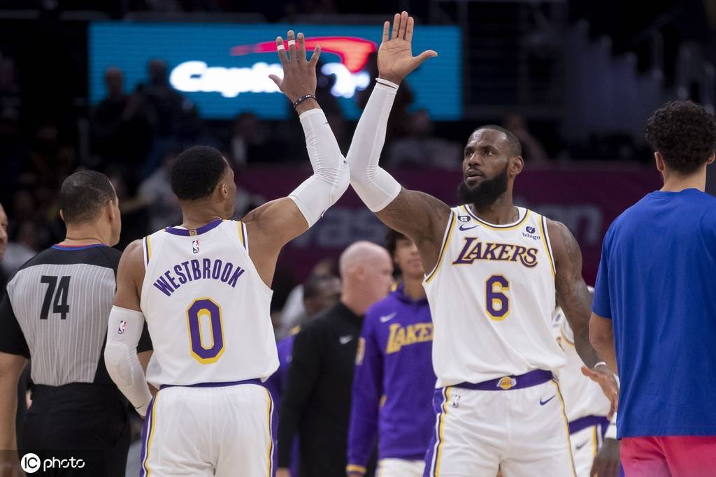 丹尼-格林:威少找不到下家 不是詹姆斯的错 丹尼-格林:威少找不到下家 不是詹姆斯的错