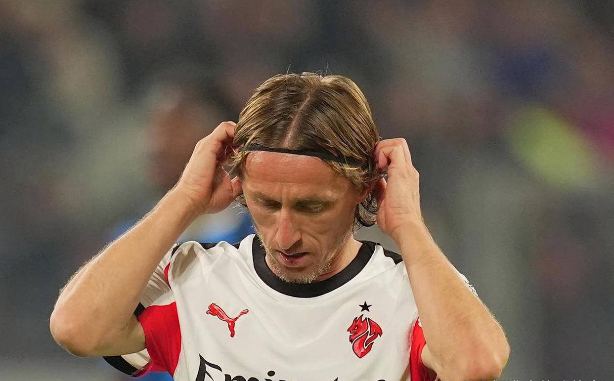 AC米兰1-1亚特兰大,双前锋意甲9轮全无进球,阵容不完整两连平 AC米兰1-1亚特兰大,双前锋意甲9轮全无进球,阵容不完整两连平